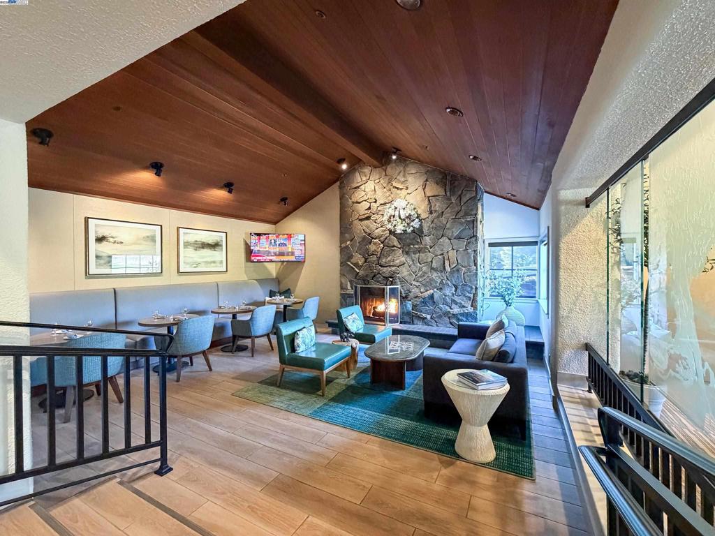 BLACKHAWK COUNTRY CLUB - Residential