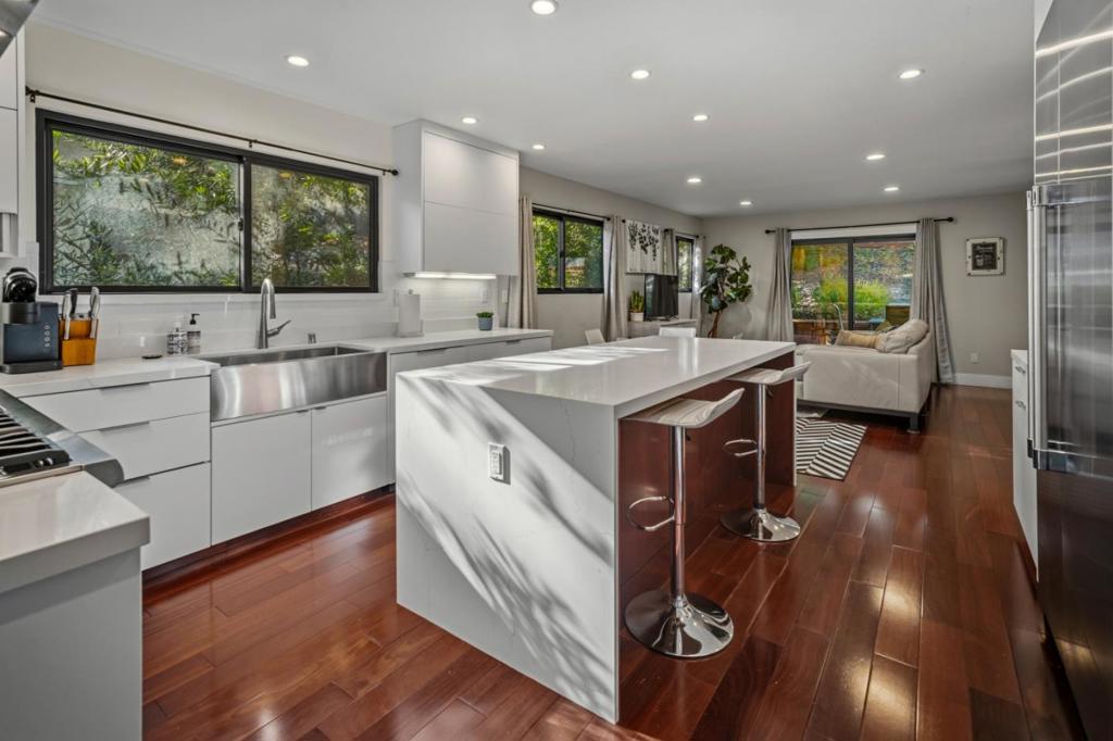4155 Sunset Lane