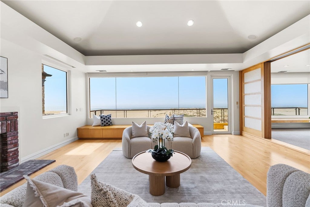 1554 E Oceanfront, Newport Beach CA 92661 - Photo 29
