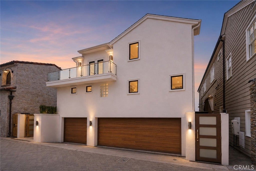 1554 E Oceanfront
