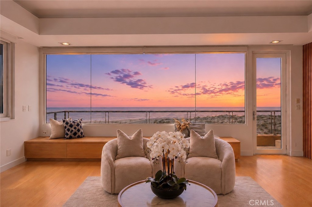 1554 E Oceanfront, Newport Beach CA 92661 - Photo 26