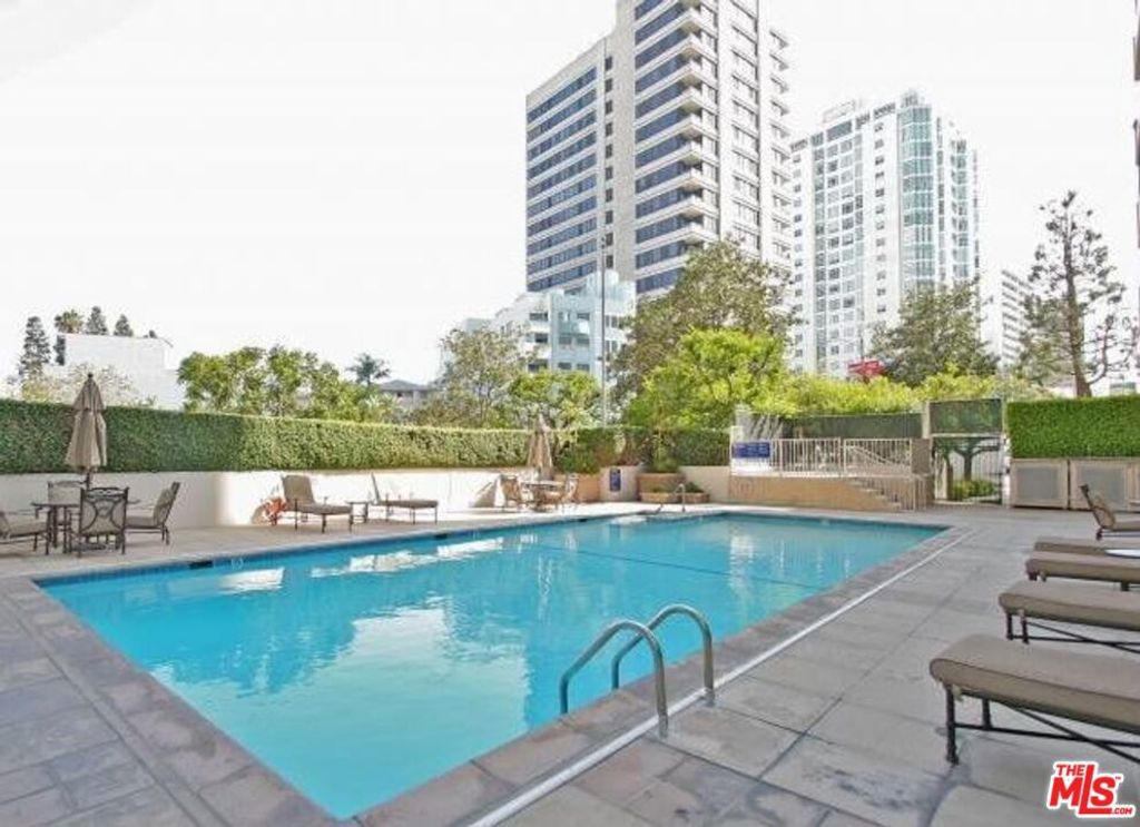 Photo of 865 Comstock Avenue #7F, Los Angeles, CA 90024 (MLS # 25561789)