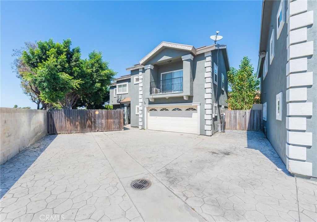 11137 S Freeman AVE