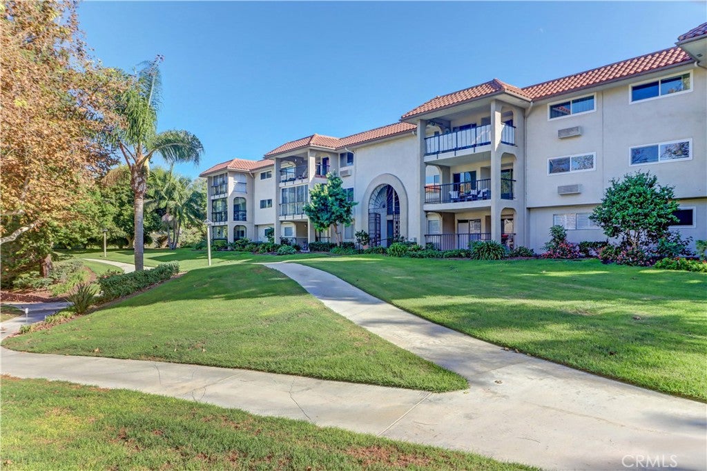 3243 San Amadeo 2F