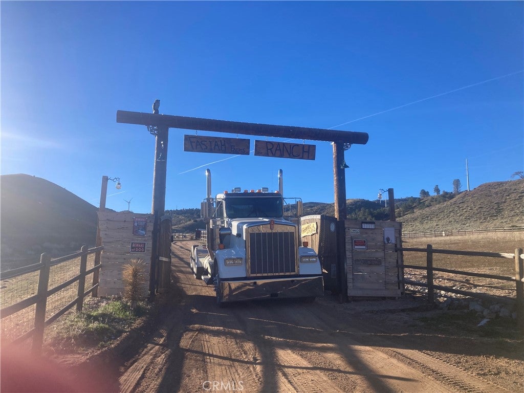 17111 Tehachapi Willowsprings