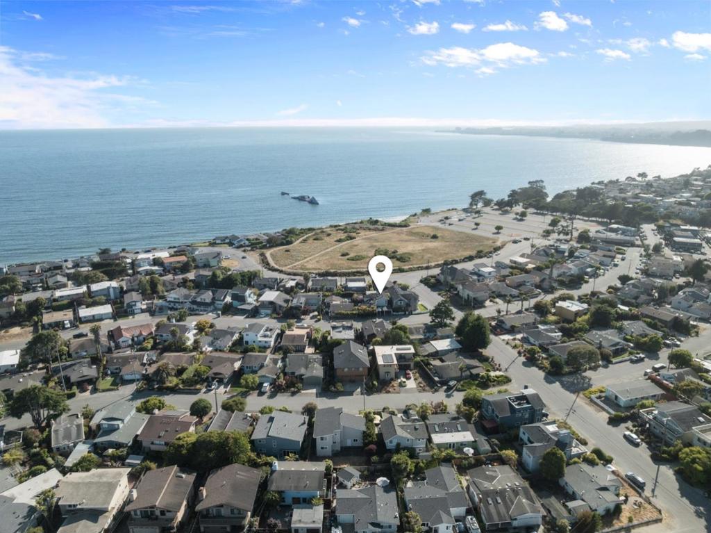 129 Santa Cruz Avenue