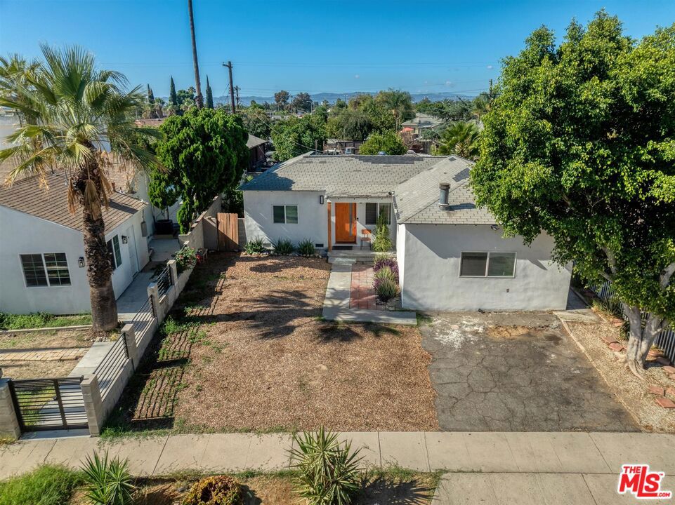 8441 Rincon Avenue