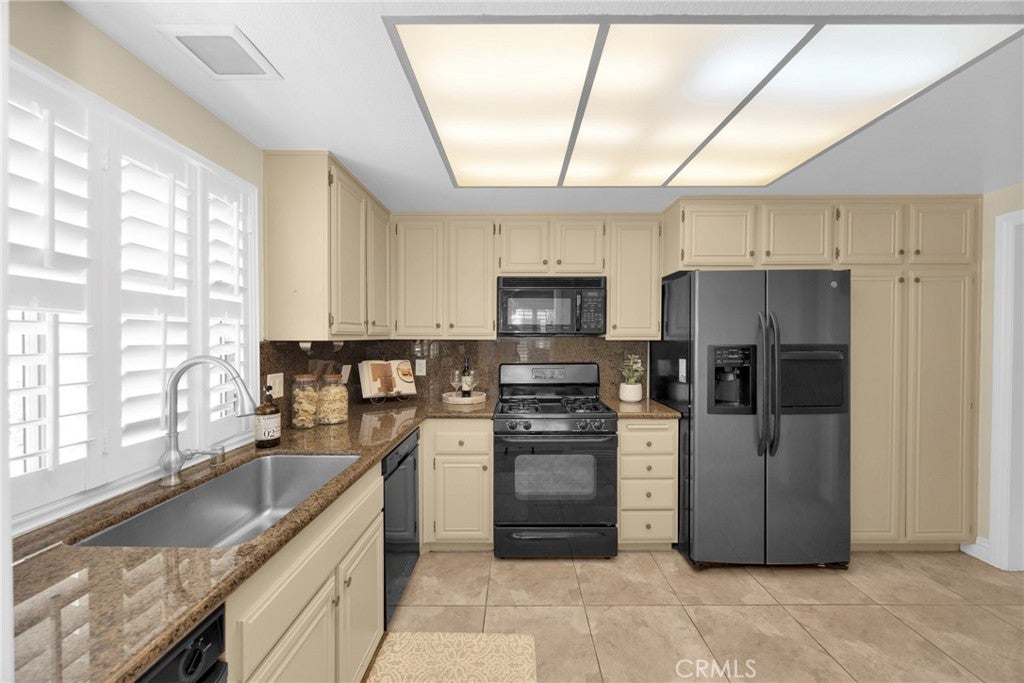 28013 Espinoza, Mission Viejo CA 92692 - Photo 19