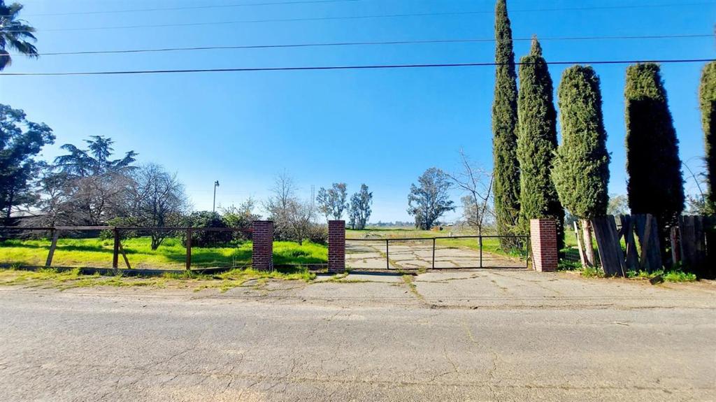 7304 Hedge Avenue