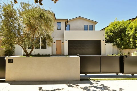 Photo of 4433 Kraft AVE, Studio City, CA 91602 (MLS # SR26217286)