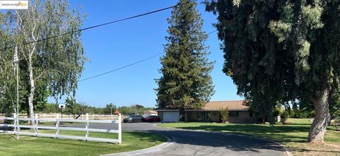 Photo of 12225 Lone Oak RD Rd, Waterford, CA 95386 (MLS # 41114670)