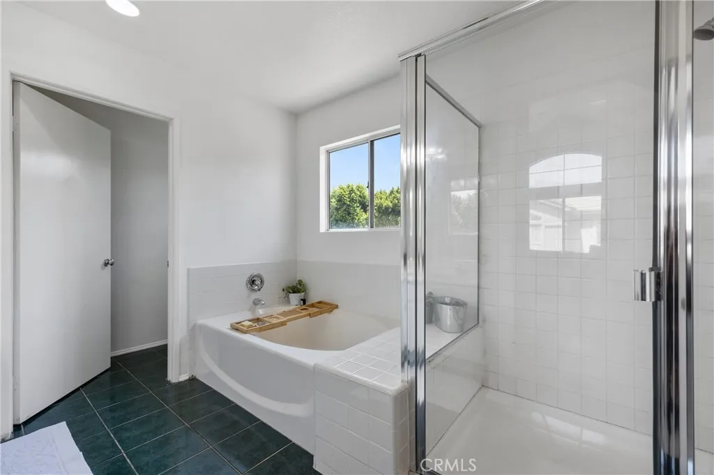 Sylmar, California 91342, United States, 5 Bedrooms Bedrooms, ,3 BathroomsBathrooms,Residential,Active,151247