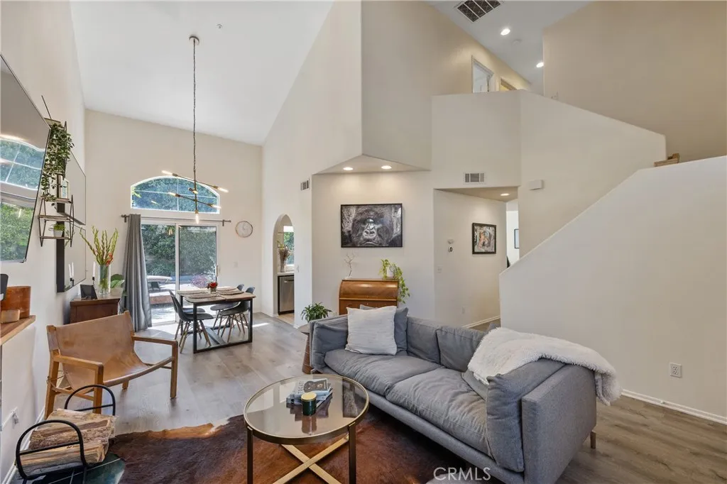 Sylmar, California 91342, United States, 5 Bedrooms Bedrooms, ,3 BathroomsBathrooms,Residential,Active,151247