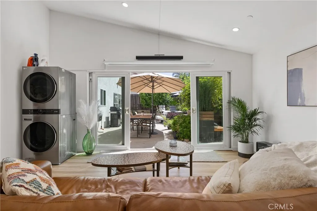 Sylmar, California 91342, United States, 5 Bedrooms Bedrooms, ,3 BathroomsBathrooms,Residential,Active,151247