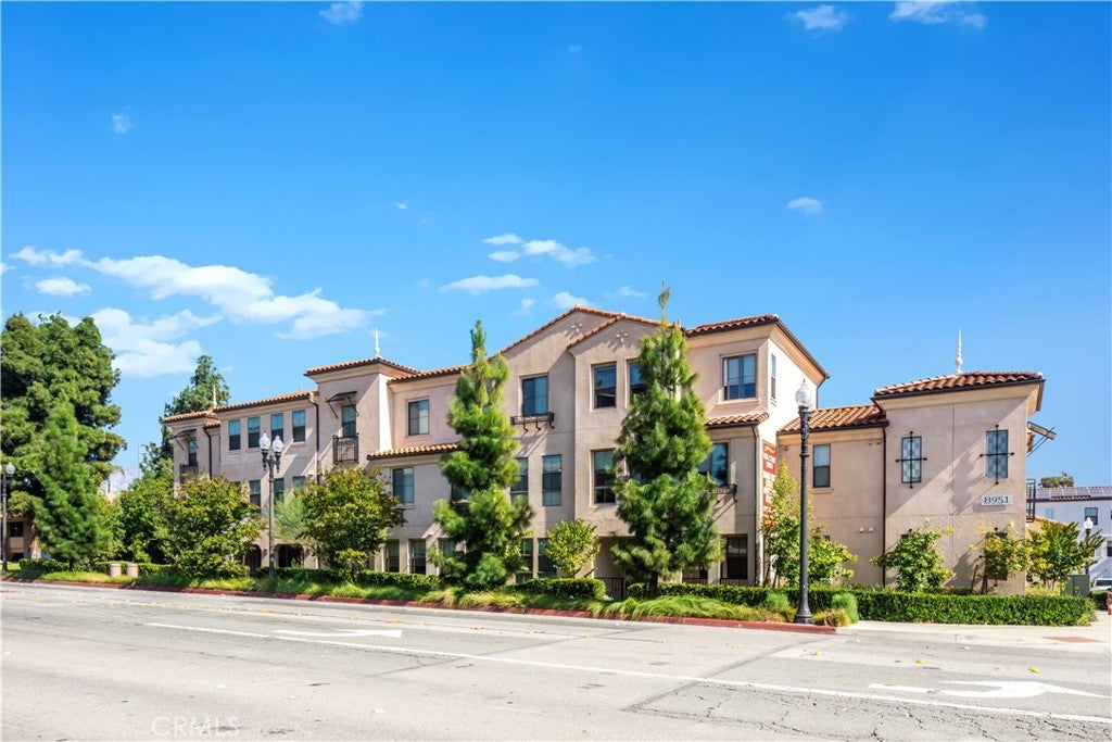 8951 Monte Vista Ave