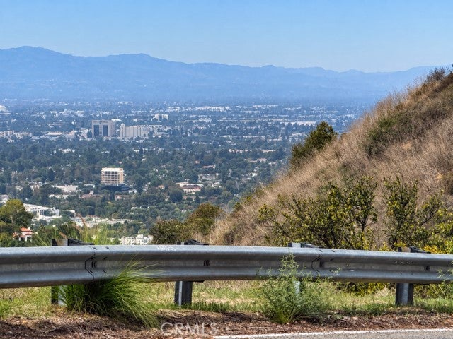 12937 Mulholland Drive