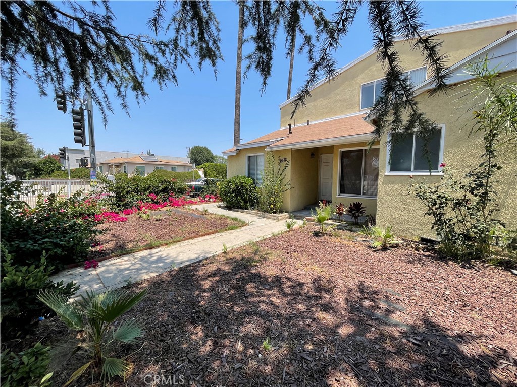 6512 Balboa Boulevard
