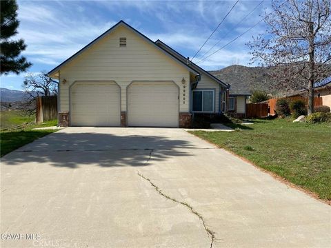 Photo of 22601 Player Court, Tehachapi, CA 93561 (MLS # SR25235301) Photo of 22601 Player Court, Tehachapi, CA 93561 (MLS # SR25235301)