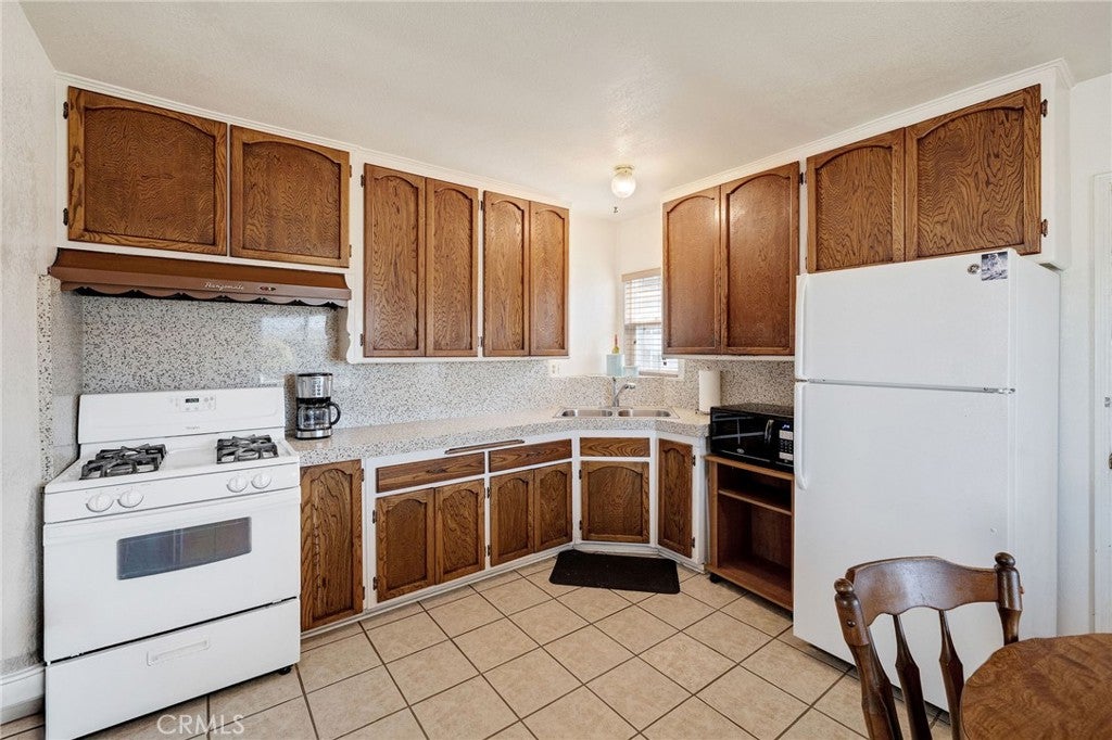 4162 W 162nd Street
