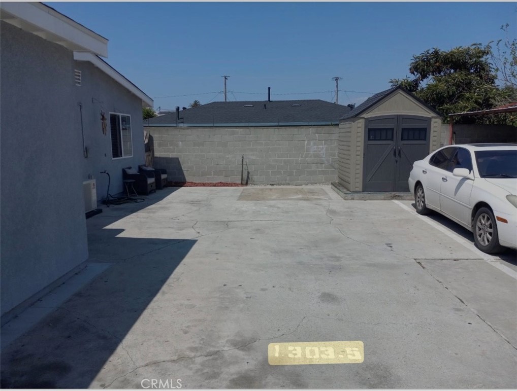 1303 W 109th Place