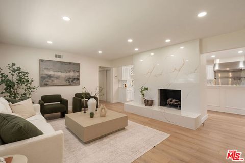 Photo of 1010 E Leadora Avenue, Glendora, CA 91741 (MLS # 26833751)