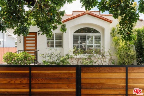 Photo of 2223 Alsace Avenue, Los Angeles, CA 90016 (MLS # 26987263)
