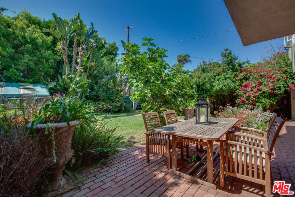 Los Angeles, California 90066, United States, 4 Bedrooms Bedrooms, ,3 BathroomsBathrooms,Residential,Active,151799