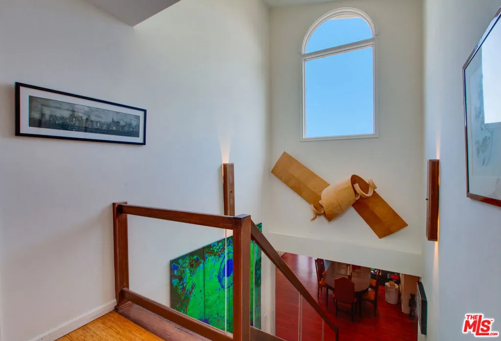 Los Angeles, California 90066, United States, 4 Bedrooms Bedrooms, ,3 BathroomsBathrooms,Residential,Active,151799