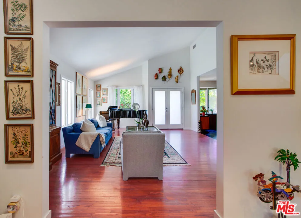 Los Angeles, California 90066, United States, 4 Bedrooms Bedrooms, ,3 BathroomsBathrooms,Residential,Active,151799