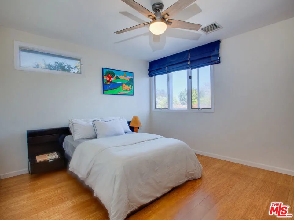 Los Angeles, California 90066, United States, 4 Bedrooms Bedrooms, ,3 BathroomsBathrooms,Residential,Active,151799