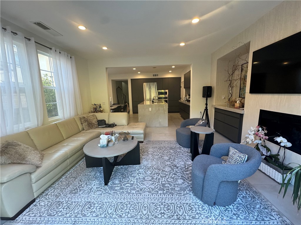 Upgraded 4 bedroom,3 bath, one bedroom downstairs. big back yard. close to school . Will be available October 15th.Please do not disturbed tenant. Coordinate with agent for showing.