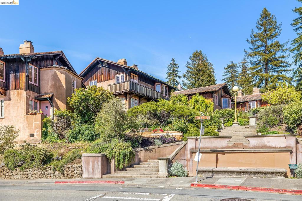2501 ROSE WALK
