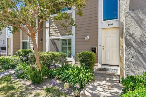 Photo of 104 Oval RD, Irvine, CA 92604 (MLS # OC26201002)