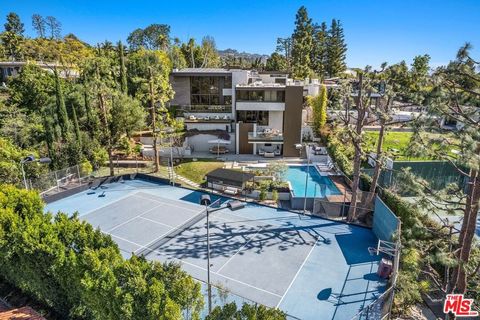 1005 Elden Way Beverly Hills CA 90210
