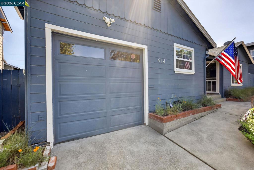 914 Vine Ave