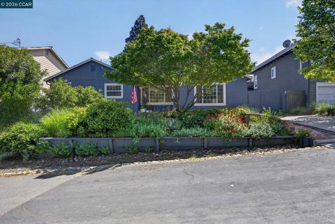 Photo of 914 Vine Ave Ave, Martinez, CA 94553 (MLS # 41134299)