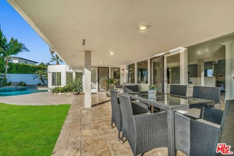 Photo of 2177 Summitridge Drive, Beverly Hills, CA 90210 (MLS # 26661629)