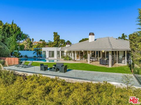 Photo of 2177 Summitridge Drive, Beverly Hills, CA 90210 (MLS # 26661629)
