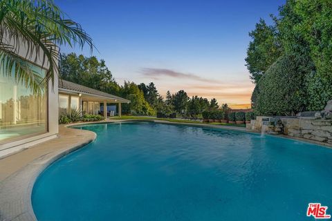 Photo of 2177 Summitridge Drive, Beverly Hills, CA 90210 (MLS # 26661629)