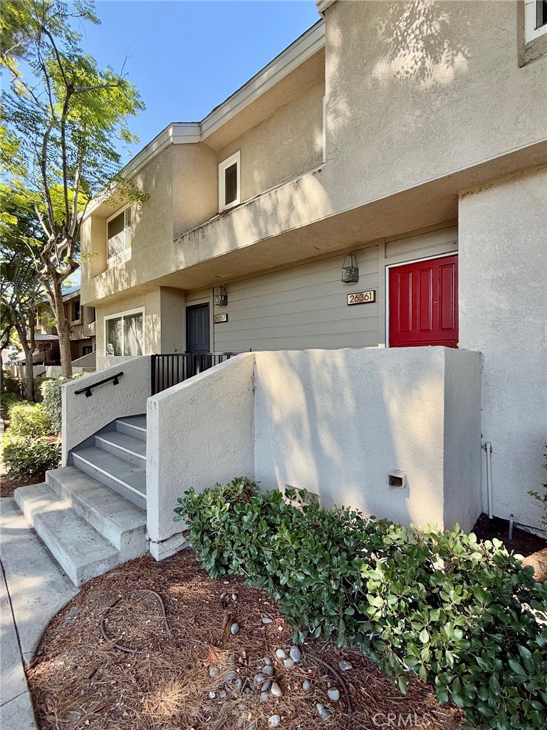 **Freshly remodeled condo in Grandview Crest!** This 2-bedroom, 2.5-bath home has been recently updated with new laminate flooring, remodeled kitchen and bathrooms, and fresh paint throughout. The open kitchen and dining area flow seamlessly to a private patio, while the spacious living room features a cozy gas fireplace. A convenient half bath sits just off the living room, ideal for guests. Upstairs, both bedrooms offer generous storage with sliding-door closets plus additional cabinetry just outside the bathrooms.
Features include double-pane windows, a Nest thermostat, updated stovetop/microwave/dishwasher, and a new coiled garage door. The attached 2-car garage has laundry hookups and an EV charger. Washer, dryer, refrigerator, and EV charger are provided without warranty or landlord maintenance.
Residents enjoy access to community pools, spa, tennis courts, and clubhouse, all in a prime Lake Forest location within the highly rated Saddleback Valley Unified School District, close to shopping and dining.