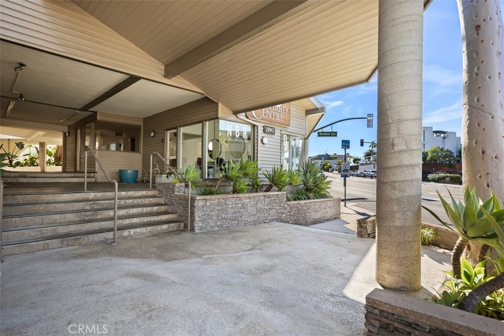 1590 S Coast Hwy 101, 102