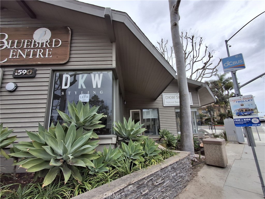 1590 S Coast Hwy 101, 102