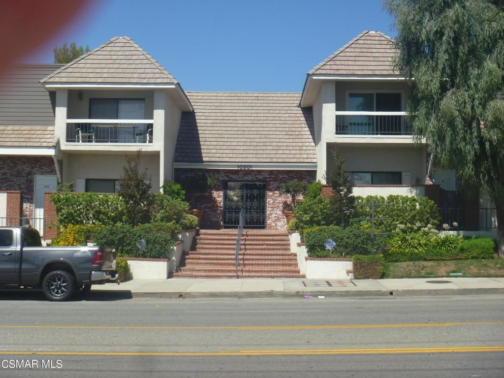 listing image 130725060486366439436