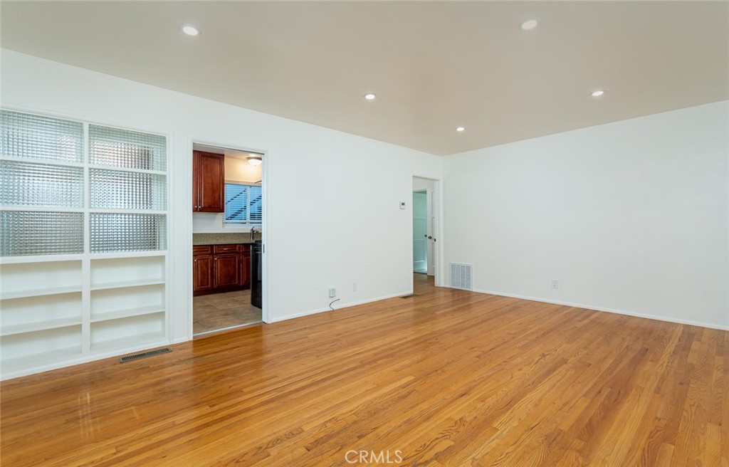 Not Applicable-105 - Residential Lease