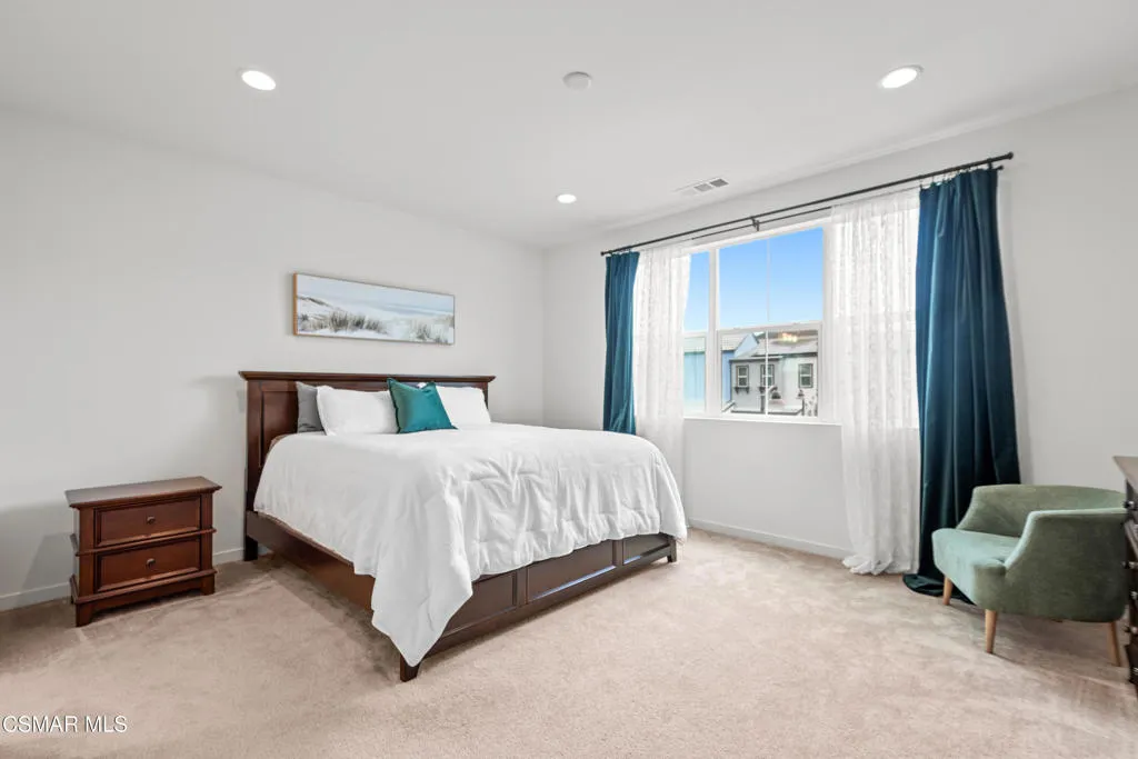 Simi Valley, California 93065, United States, 3 Bedrooms Bedrooms, ,3 BathroomsBathrooms,Residential,Active,146275