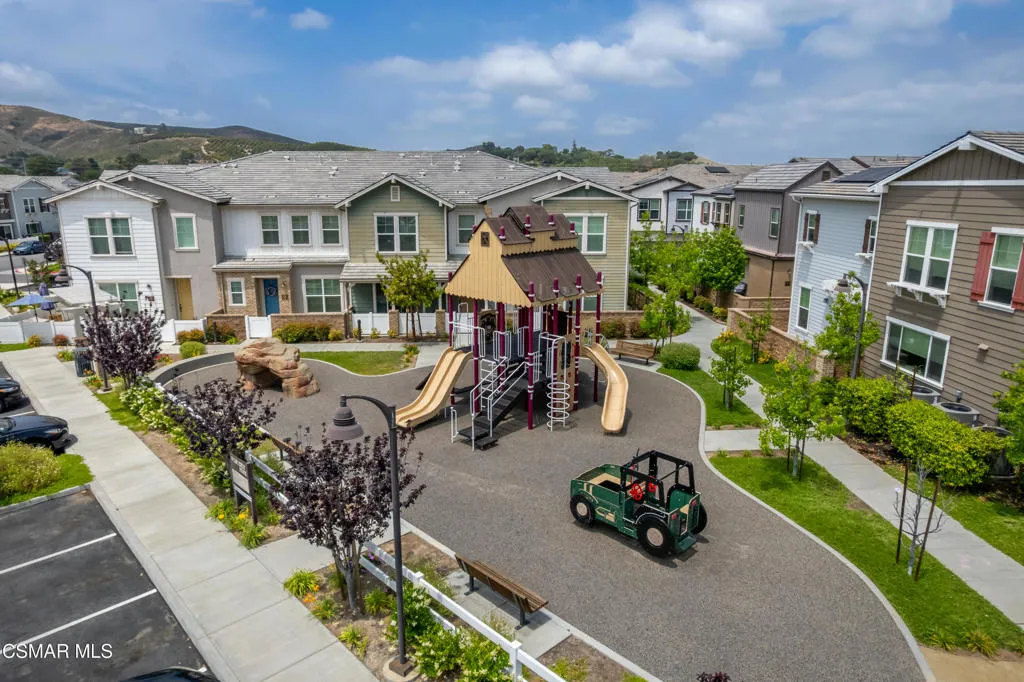 Simi Valley, California 93065, United States, 3 Bedrooms Bedrooms, ,3 BathroomsBathrooms,Residential,Active,146275