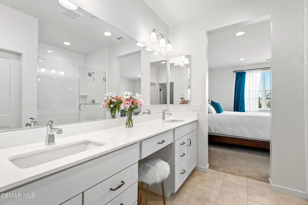 Simi Valley, California 93065, United States, 3 Bedrooms Bedrooms, ,3 BathroomsBathrooms,Residential,Active,146275