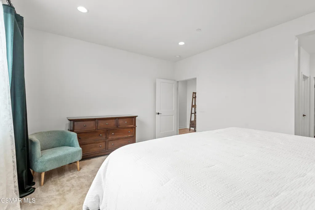 Simi Valley, California 93065, United States, 3 Bedrooms Bedrooms, ,3 BathroomsBathrooms,Residential,Active,146275