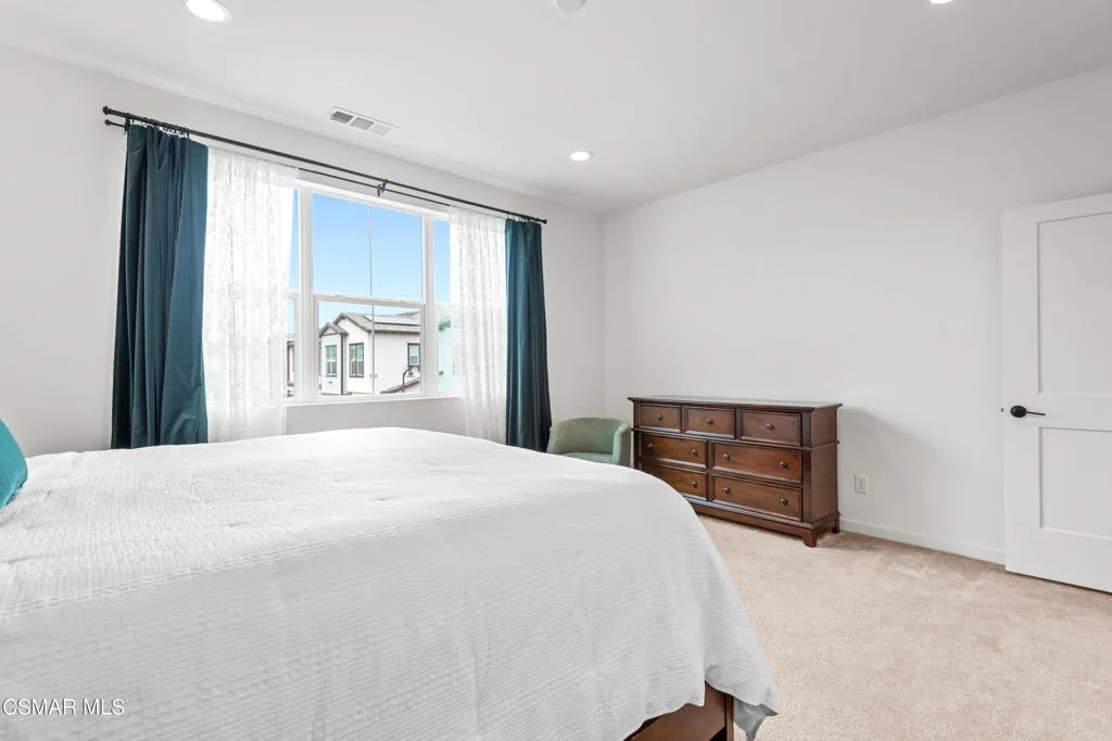 Simi Valley, California 93065, United States, 3 Bedrooms Bedrooms, ,3 BathroomsBathrooms,Residential,Active,146275