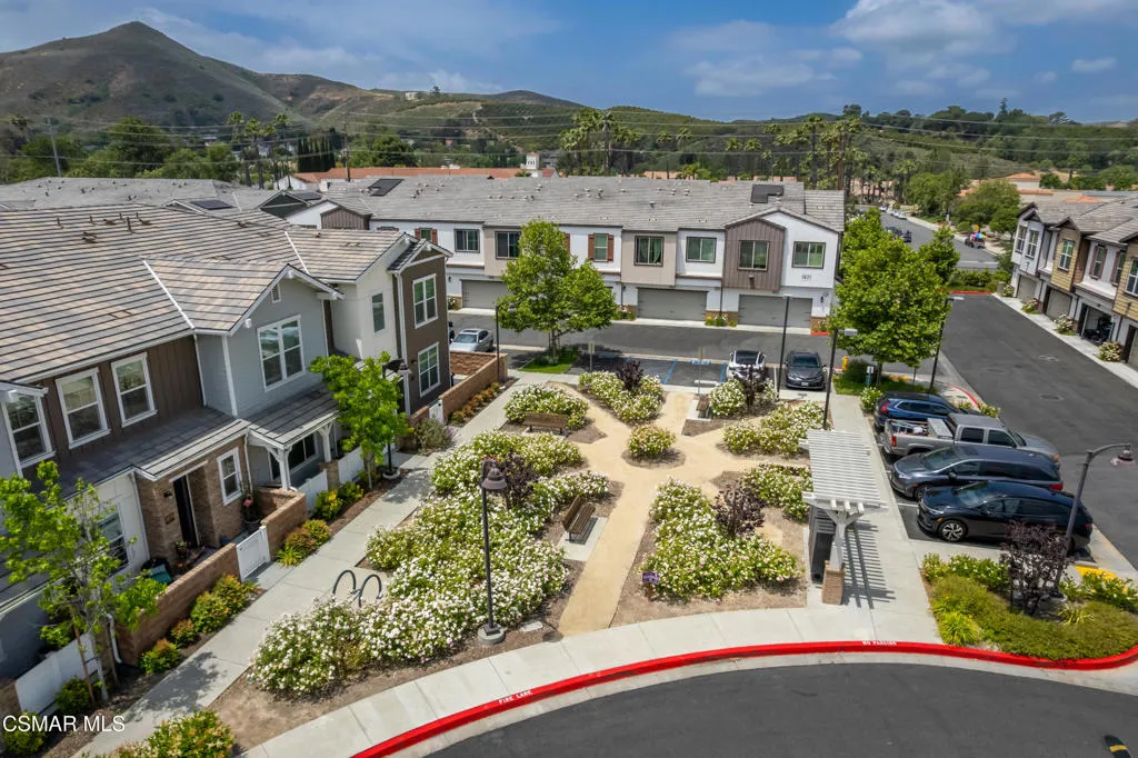 Simi Valley, California 93065, United States, 3 Bedrooms Bedrooms, ,3 BathroomsBathrooms,Residential,Active,146275